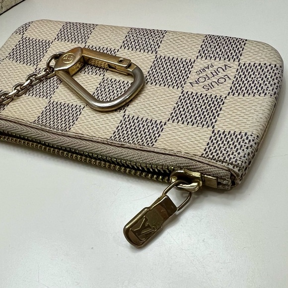 Louis Vuitton Key Pouch - Picture 3 of 8